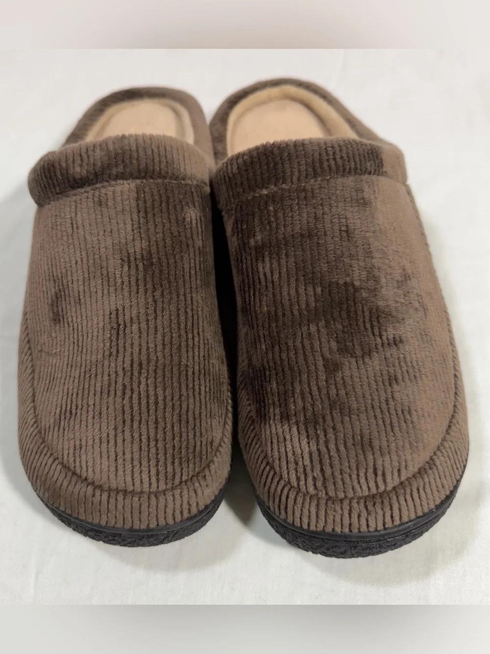 Isotoner Men's Brown Corduroy Slip-On Memory Foam House Slippers Size 8-9